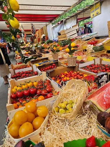 fresh fruit market