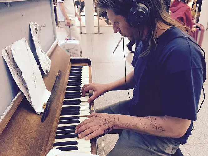 piano instrument